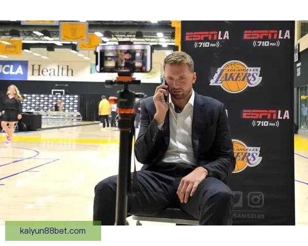 湖人伤病连锁反应里夫斯二级拉伤赛季报销东契奇无限期缺阵